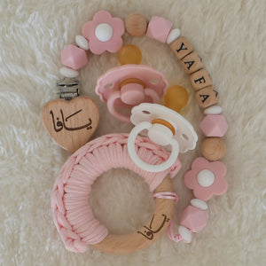 Personalised Pacifier Clip - Best Seller tianoor Qatar -مشبك اللهايات بأسم المولود