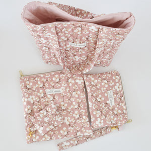 Makeup bags Qatar 
Tote bags Qatar
Weekend tote bags Qatar 
Makeup pouch 
Quilted makeup bags for Qatar
حقائب المكياج قطر 
حقائب نسائيه قطر 